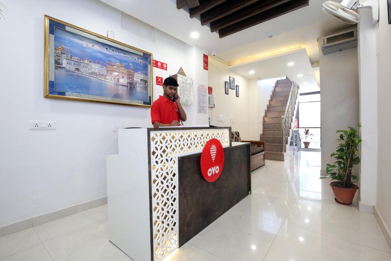Oyo 9732 Amar Hotel